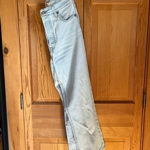 Levi’s Ribcage Crop